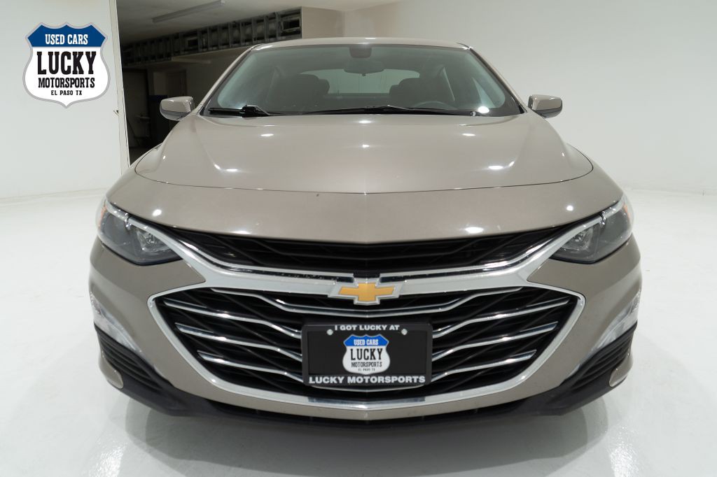 2022 Chevrolet Malibu Image 3