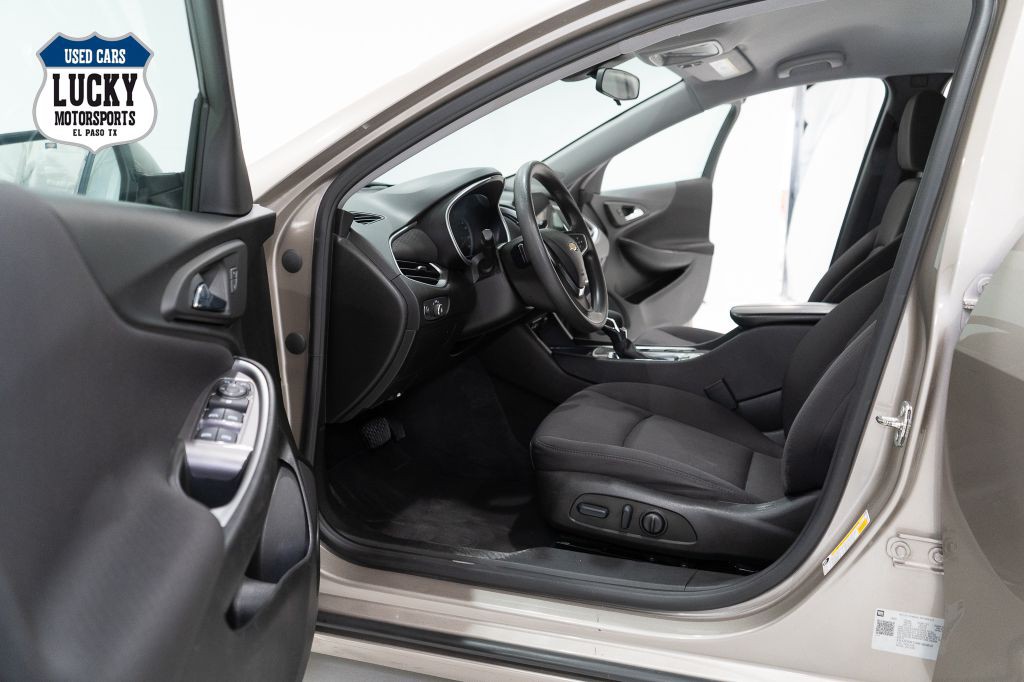 2022 Chevrolet Malibu Image 32