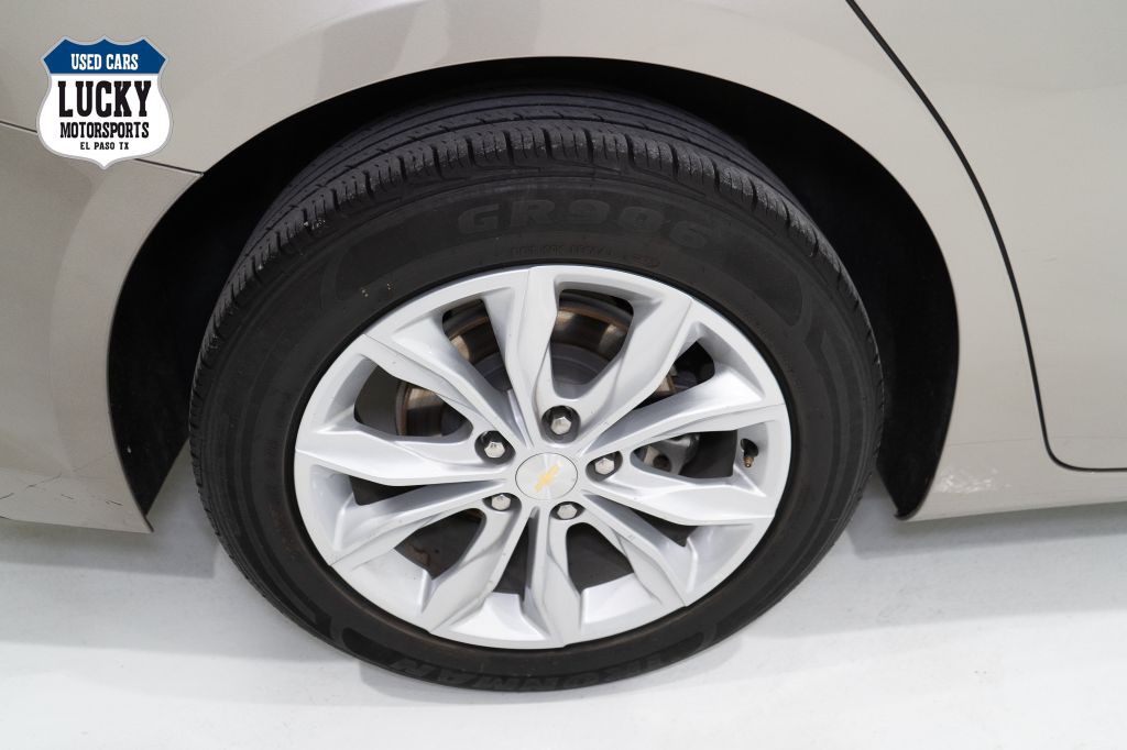 2022 Chevrolet Malibu Image 40