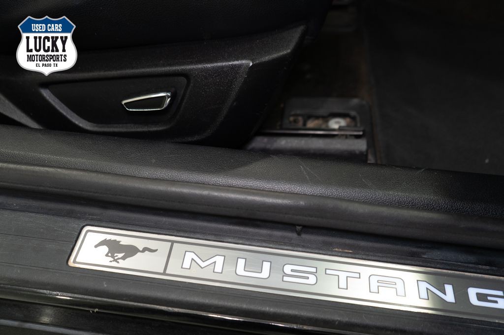 2017 Ford Mustang Image 16