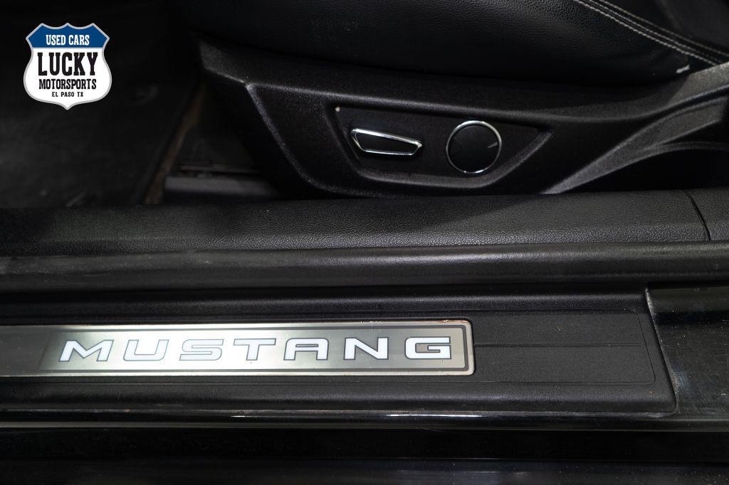 2017 Ford Mustang Image 27