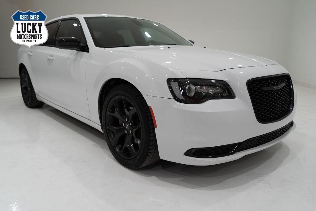 2021 Chrysler 300 Image 2