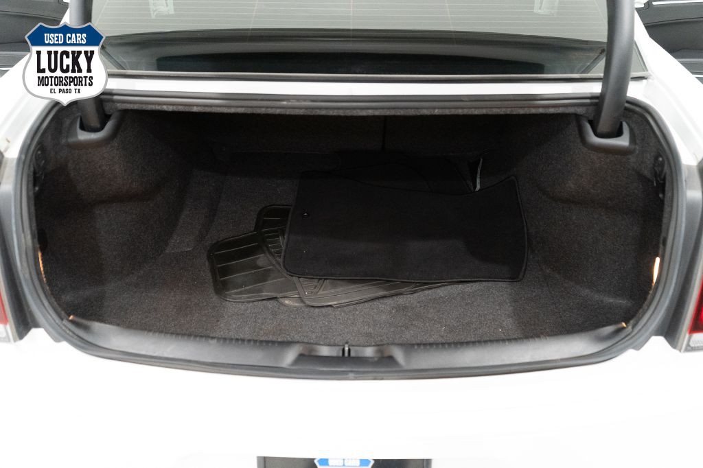 2021 Chrysler 300 Image 10