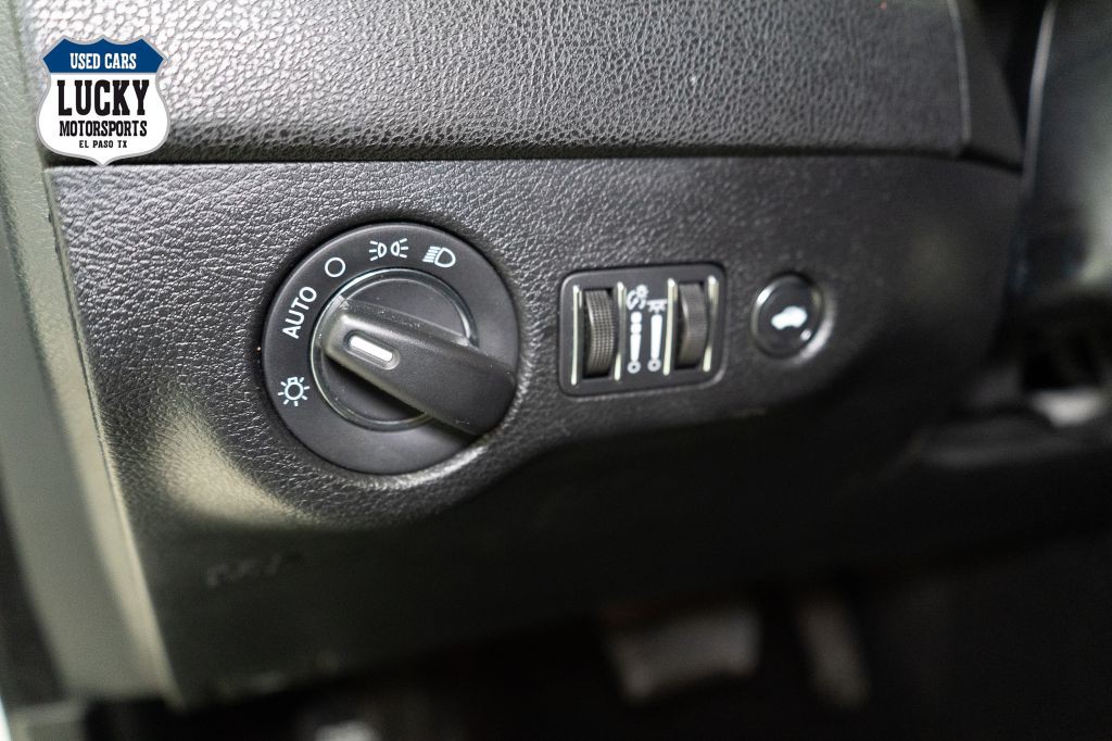 2021 Chrysler 300 Image 25