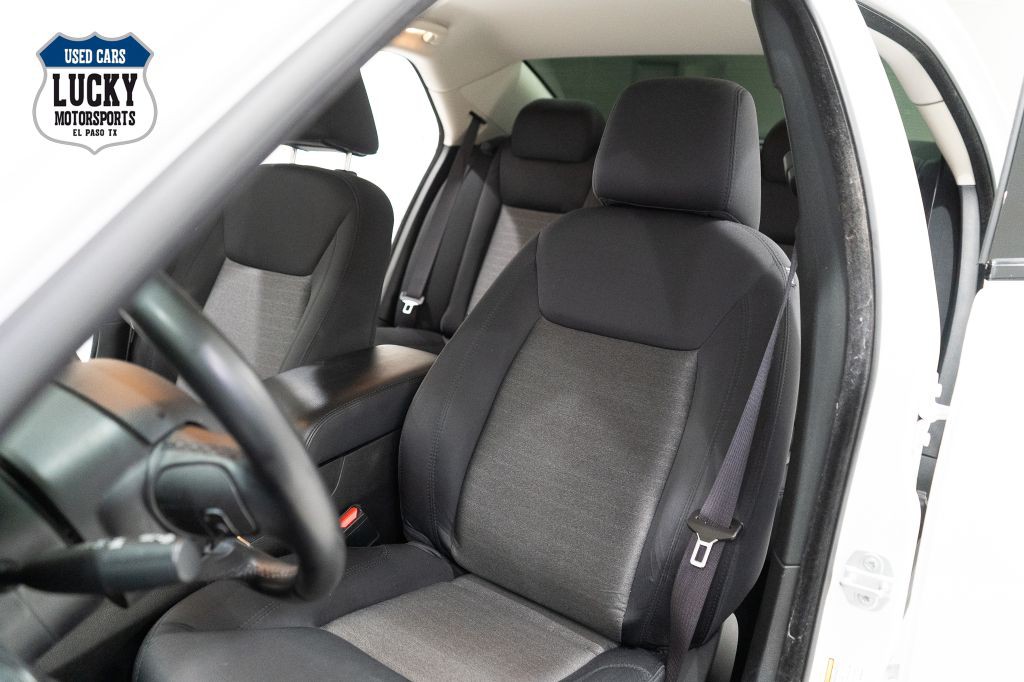 2021 Chrysler 300 Image 30