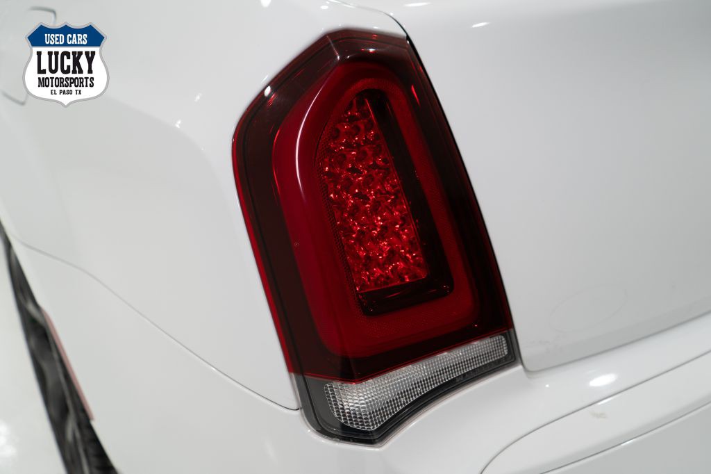 2021 Chrysler 300 Image 35