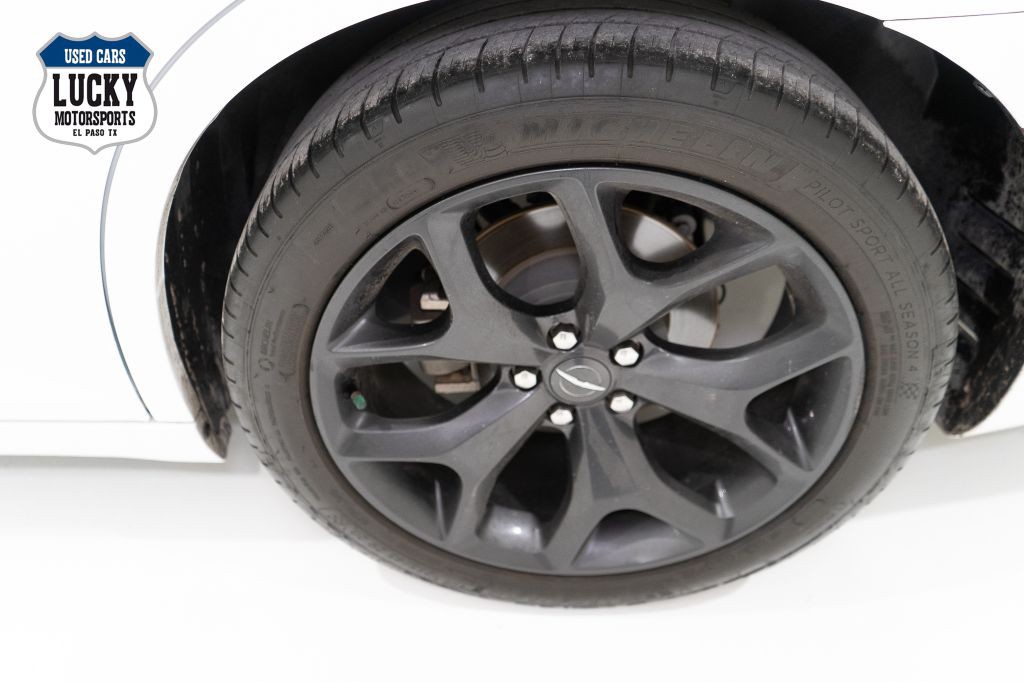 2021 Chrysler 300 Image 36