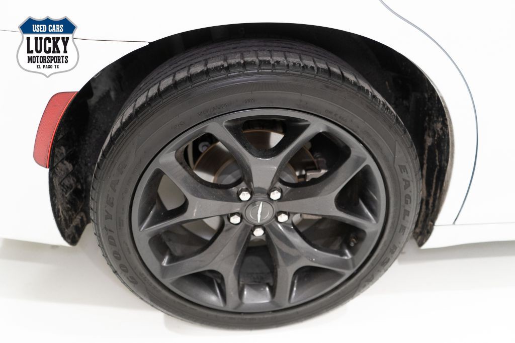 2021 Chrysler 300 Image 43