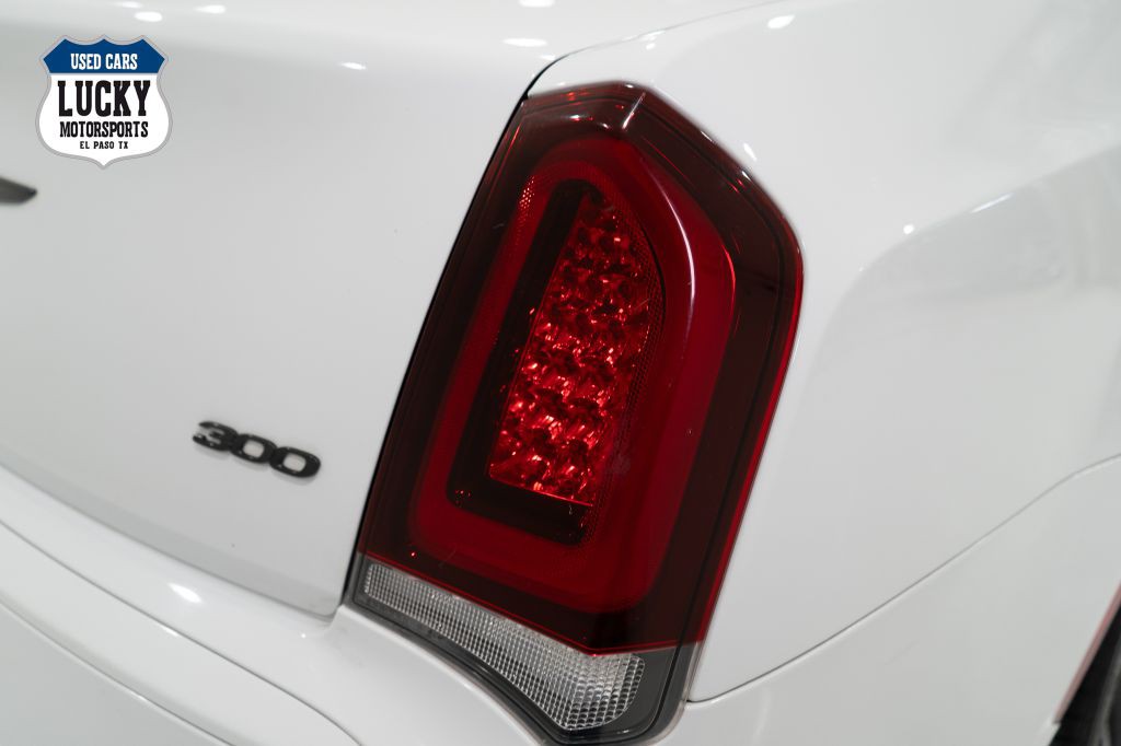 2021 Chrysler 300 Image 44