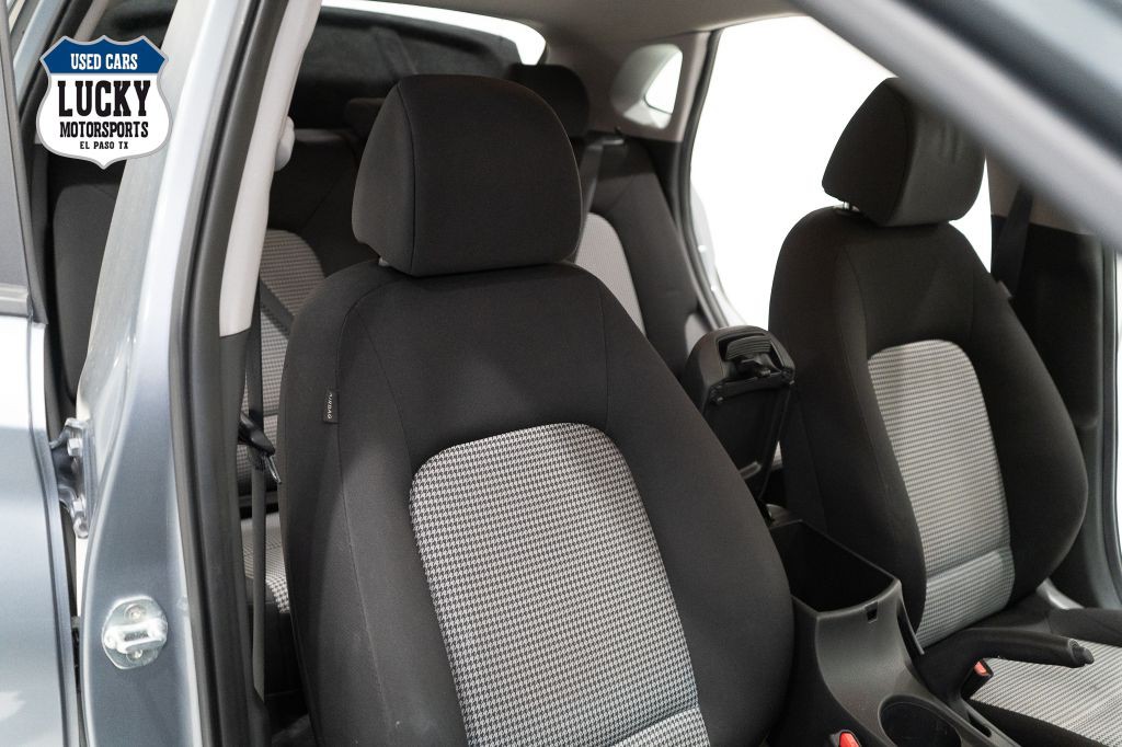 2021 Hyundai Kona Image 11