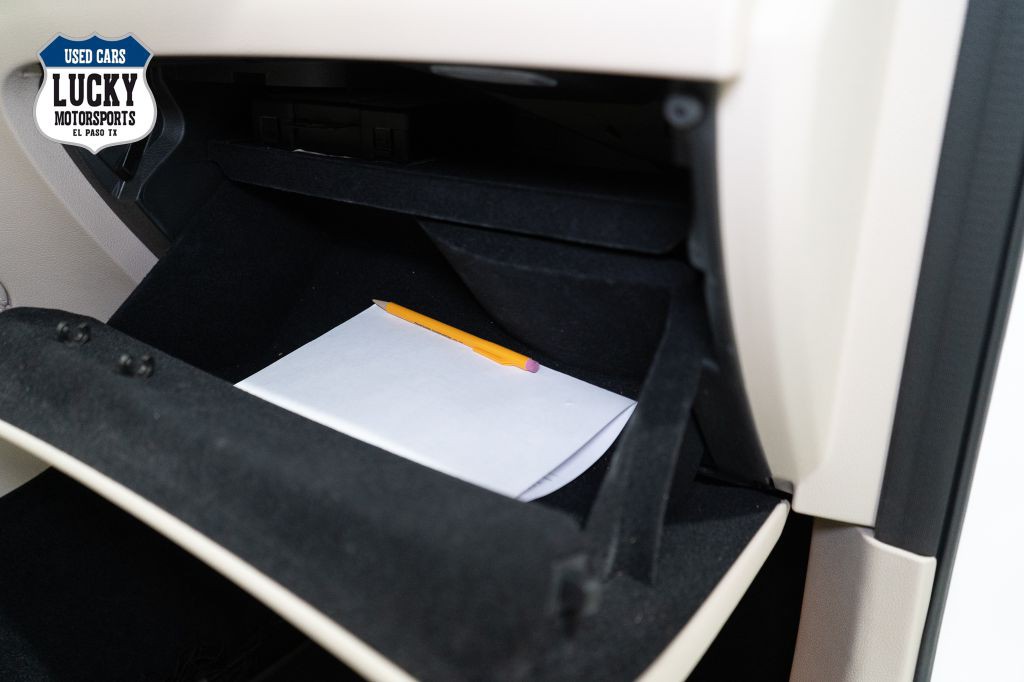 2019 Mercedes-Benz GLC-Class Image 9