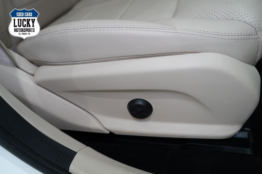 2019 Mercedes-Benz GLC-Class Image 11