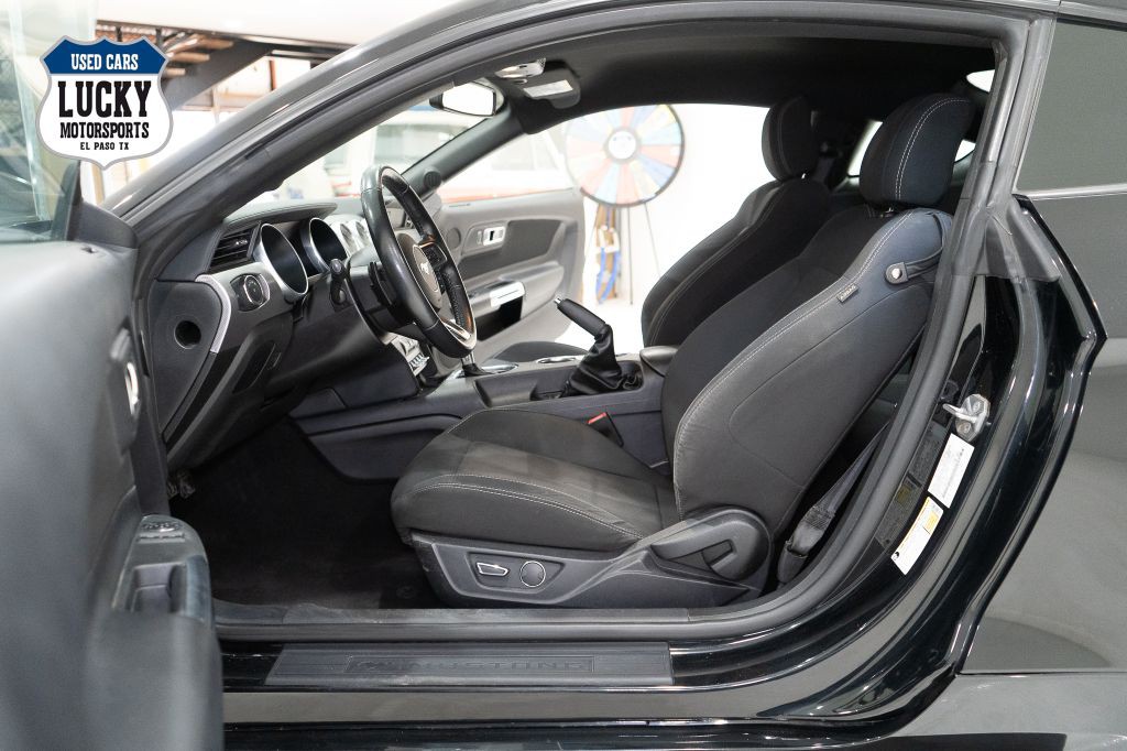 2019 Ford Mustang Image 27