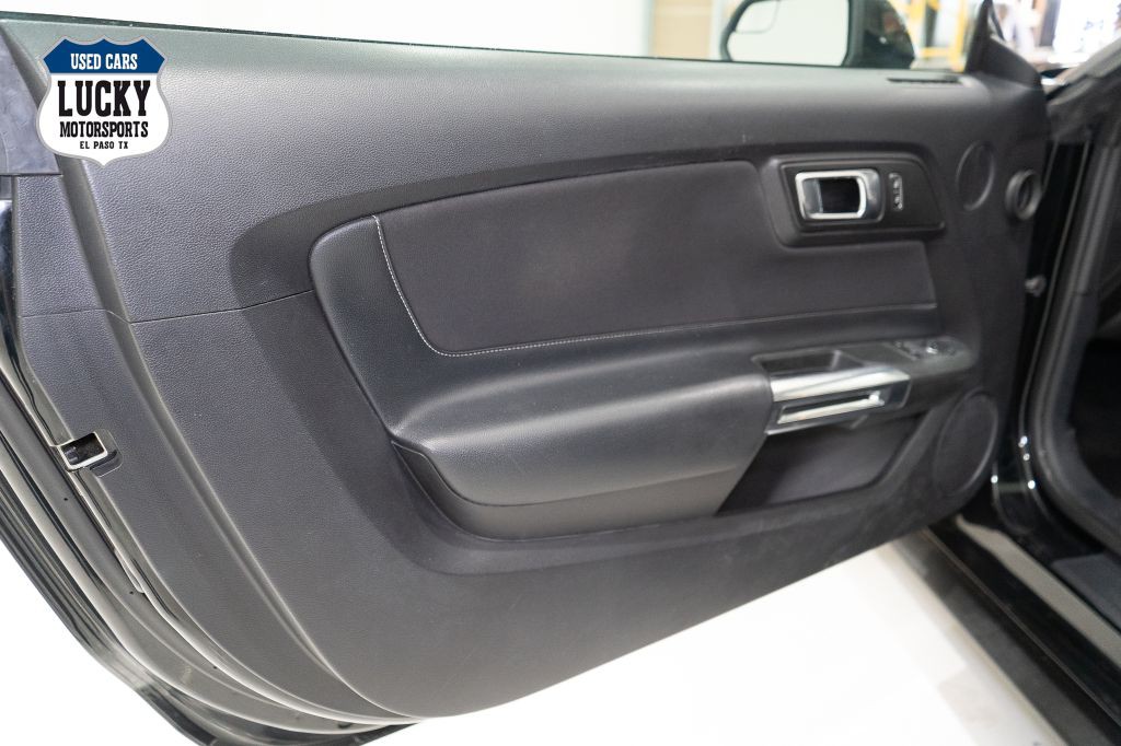 2019 Ford Mustang Image 28