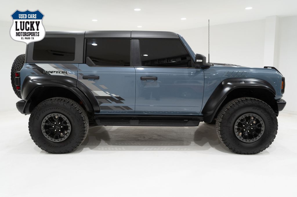 2023 Ford Bronco Image 1