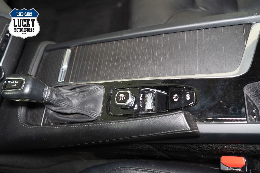 2020 Volvo XC90 Image 30