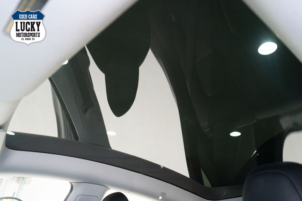 2021 Tesla Model Y Image 22