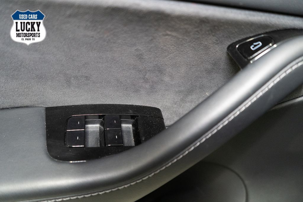 2021 Tesla Model Y Image 30