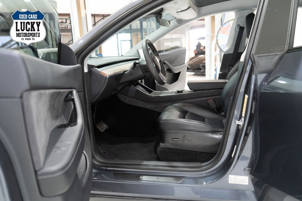 2021 Tesla Model Y Image 31