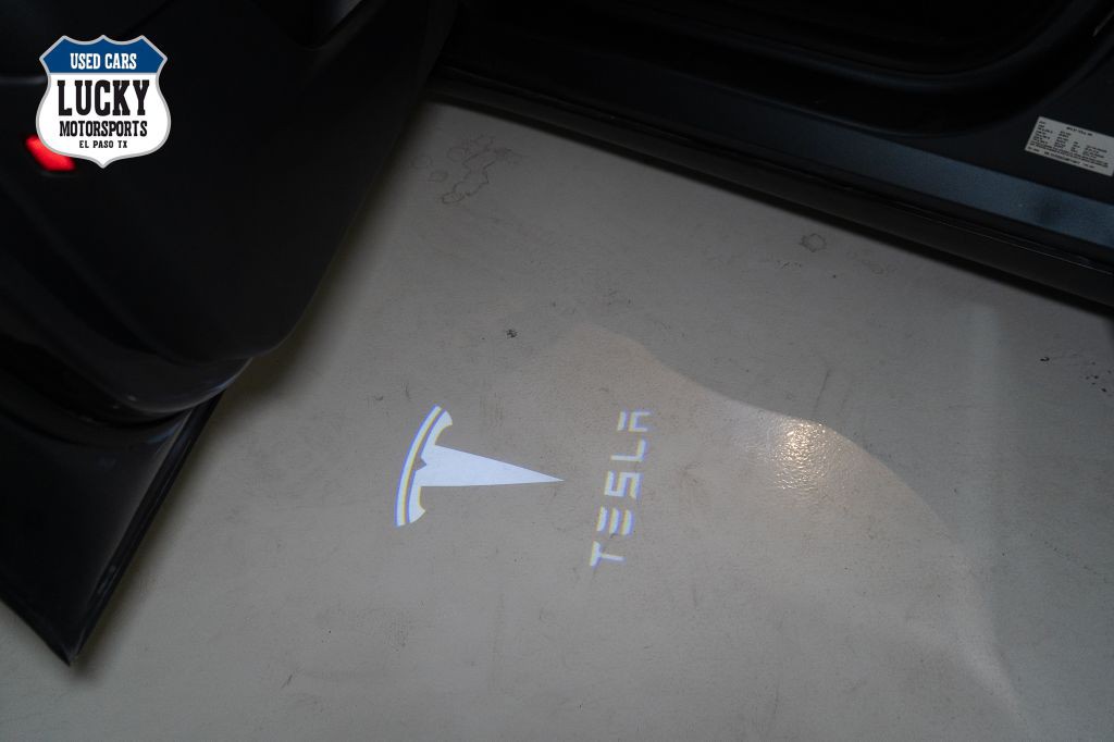 2021 Tesla Model Y Image 32