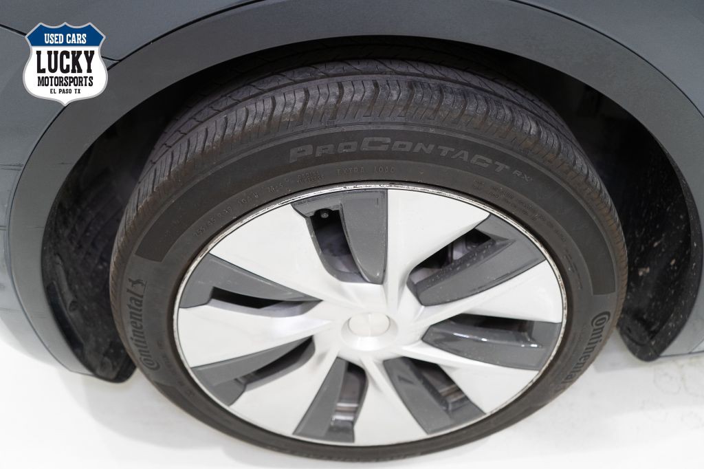 2021 Tesla Model Y Image 34