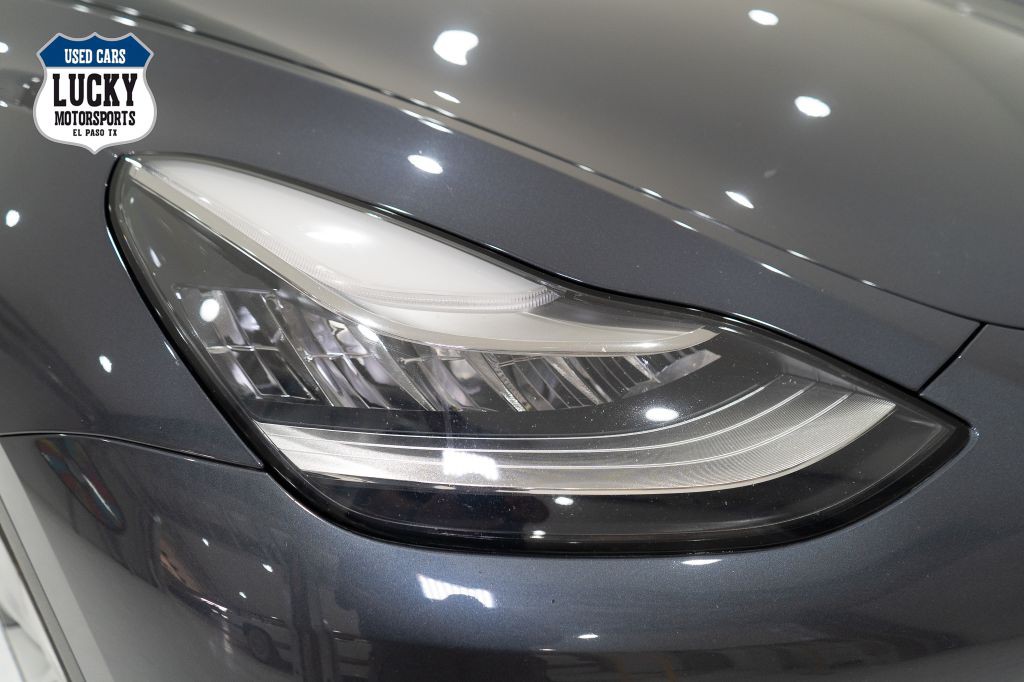 2021 Tesla Model Y Image 38