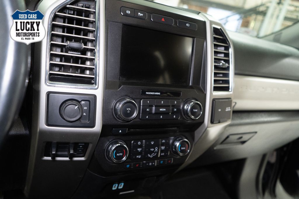 2017 Ford F-350 Image 19