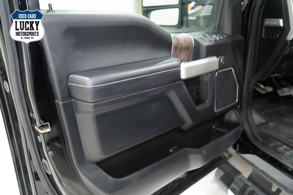 2017 Ford F-350 Image 30