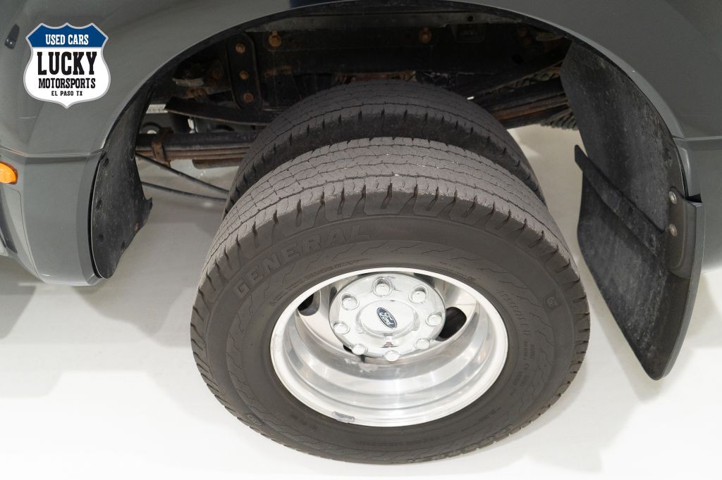 2017 Ford F-350 Image 32