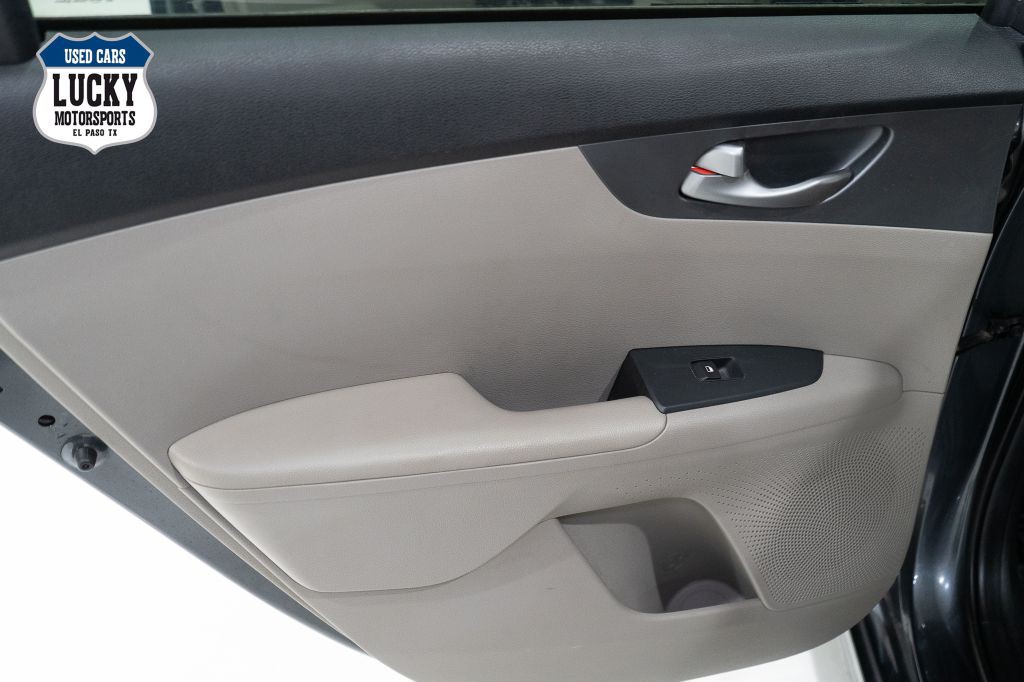 2021 Kia Forte Image 17