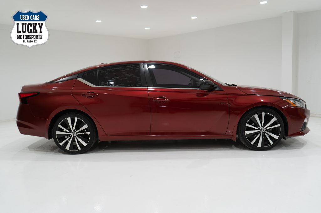2022 Nissan Altima Image 1
