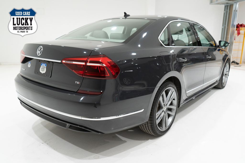 2017 Volkswagen Passat Image 8