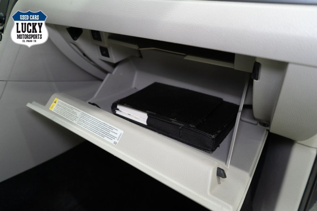 2017 Volkswagen Passat Image 10