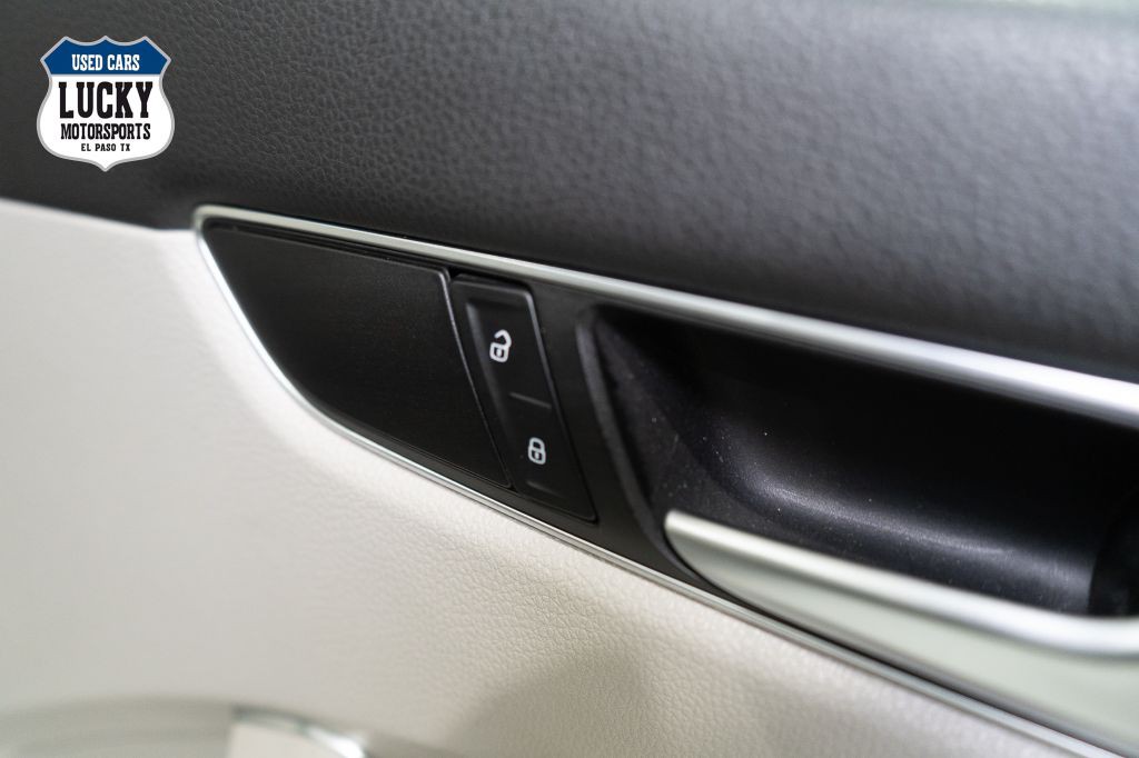 2017 Volkswagen Passat Image 11