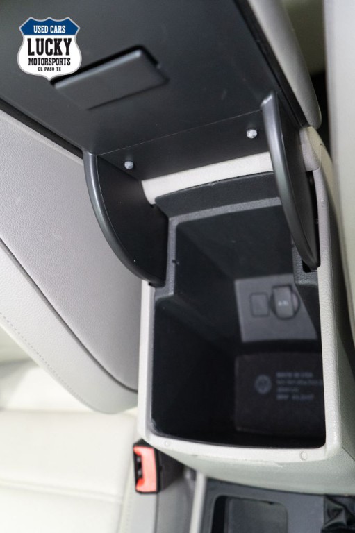 2017 Volkswagen Passat Image 27