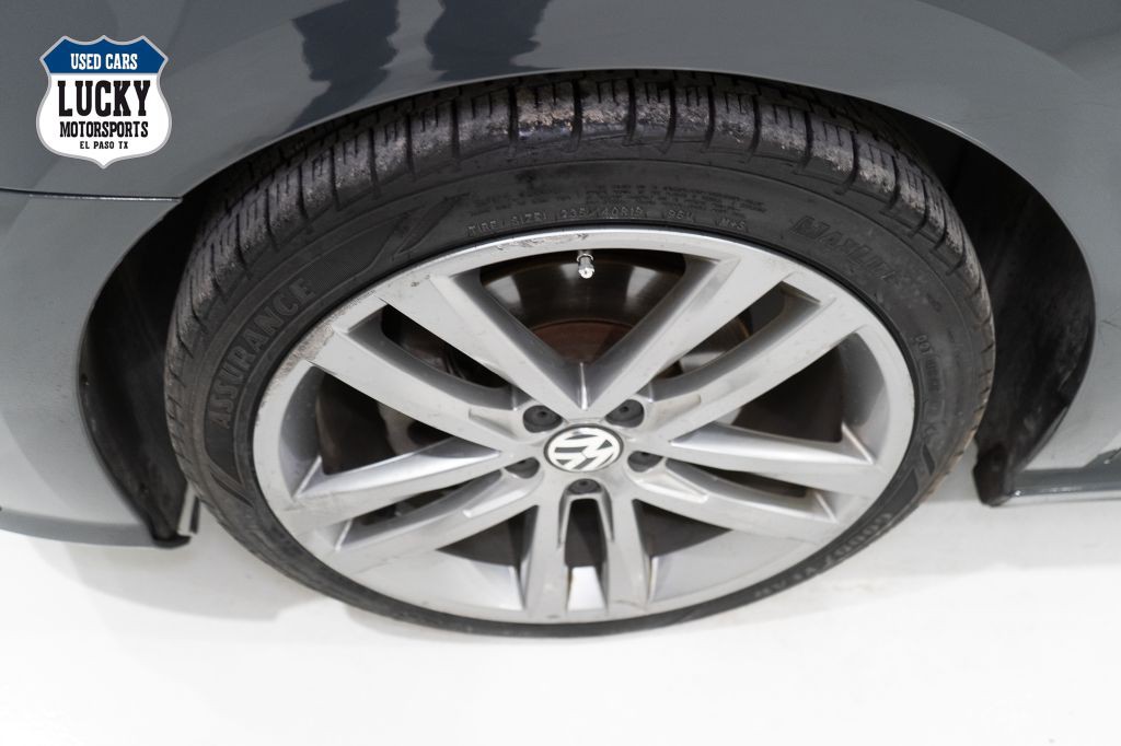 2017 Volkswagen Passat Image 39