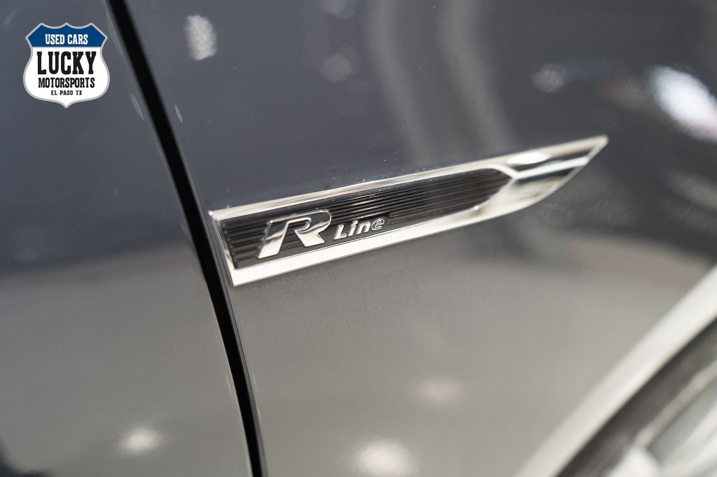 2017 Volkswagen Passat Image 43