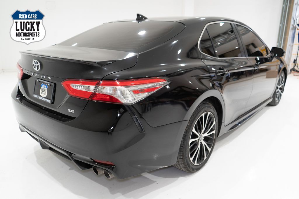 2019 Toyota Camry Image 8