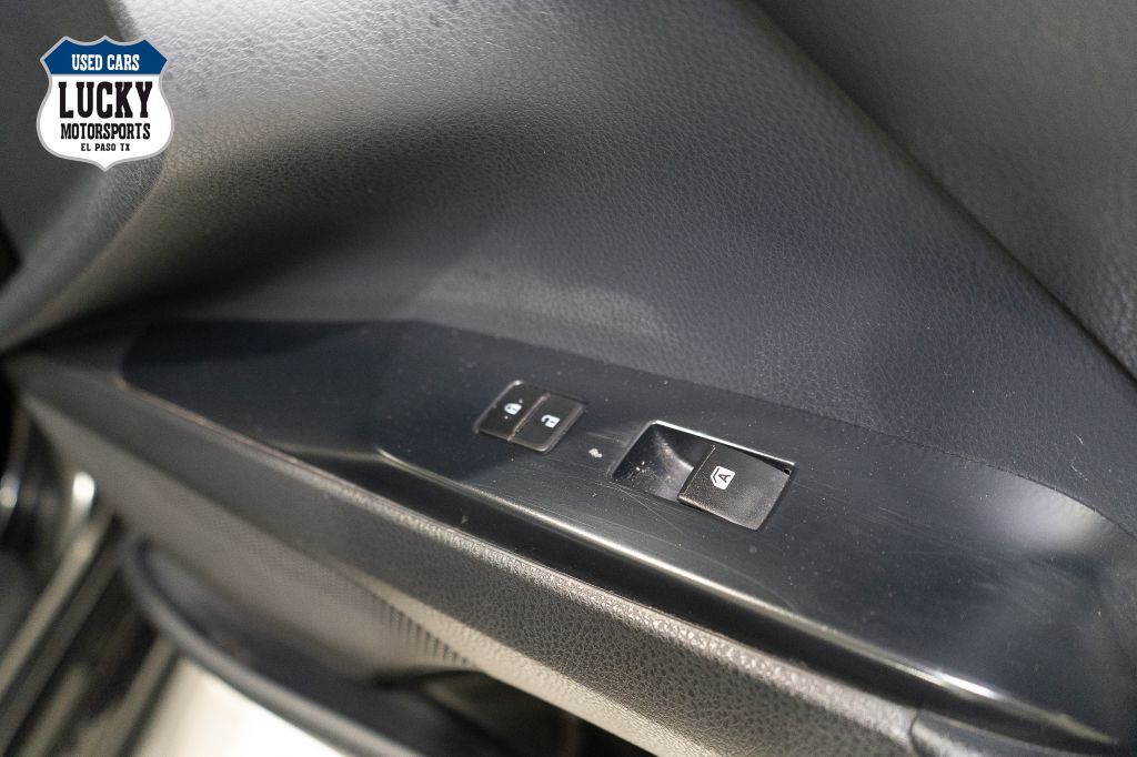 2019 Toyota Camry Image 10