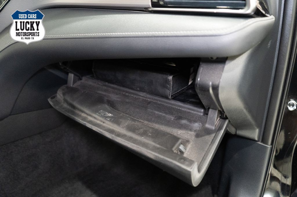 2019 Toyota Camry Image 12
