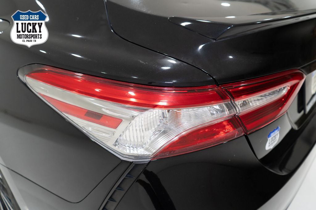 2019 Toyota Camry Image 38