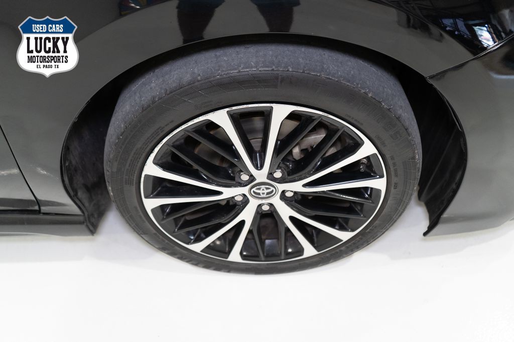 2019 Toyota Camry Image 43