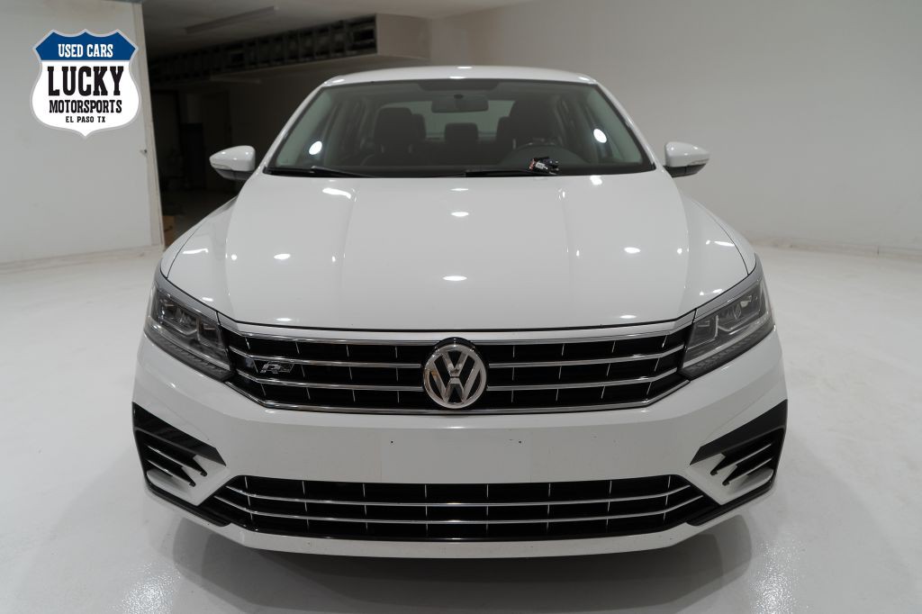 2017 Volkswagen Passat Image 3