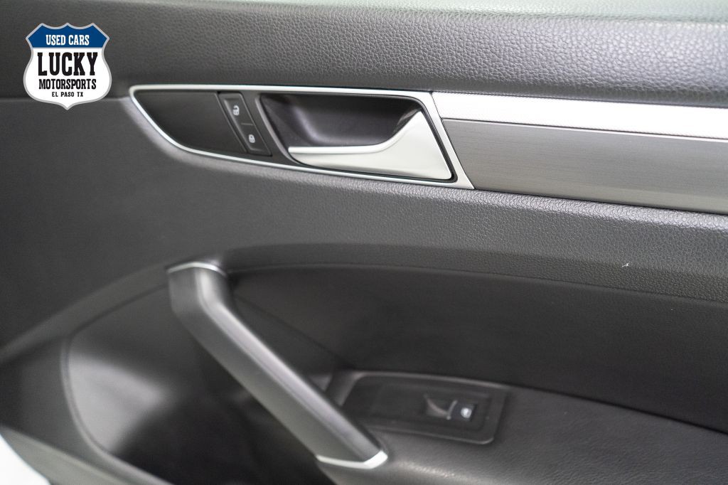 2017 Volkswagen Passat Image 13