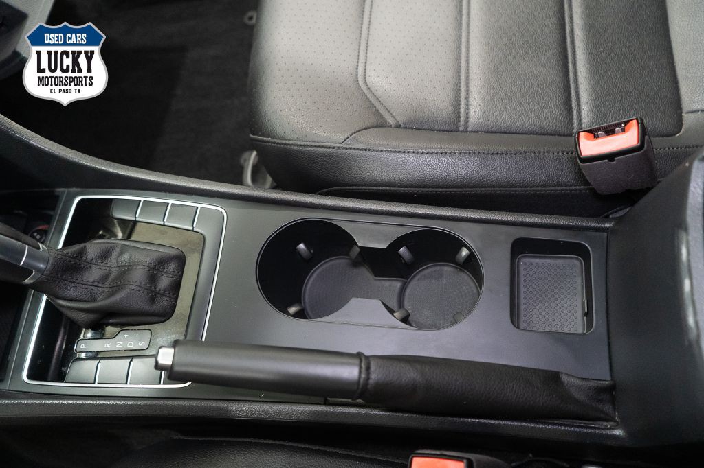2017 Volkswagen Passat Image 26