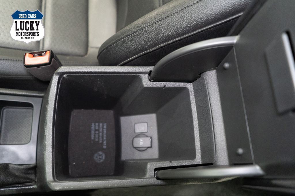2017 Volkswagen Passat Image 27
