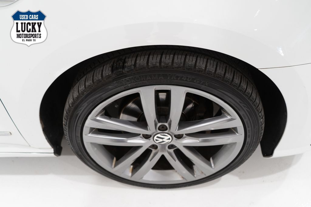 2017 Volkswagen Passat Image 43