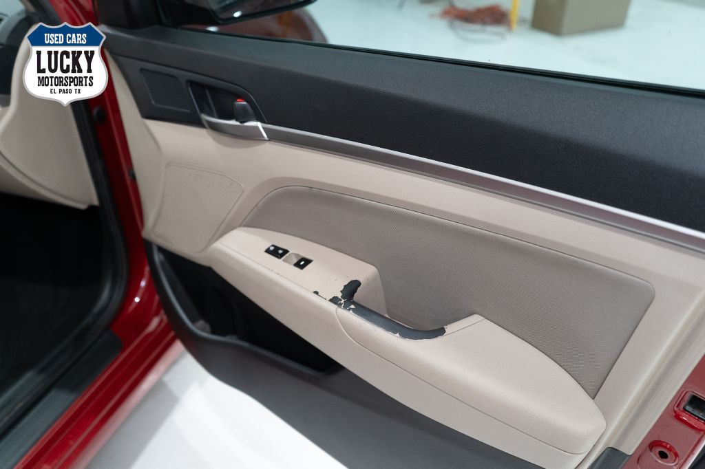 2020 Hyundai Elantra Image 12