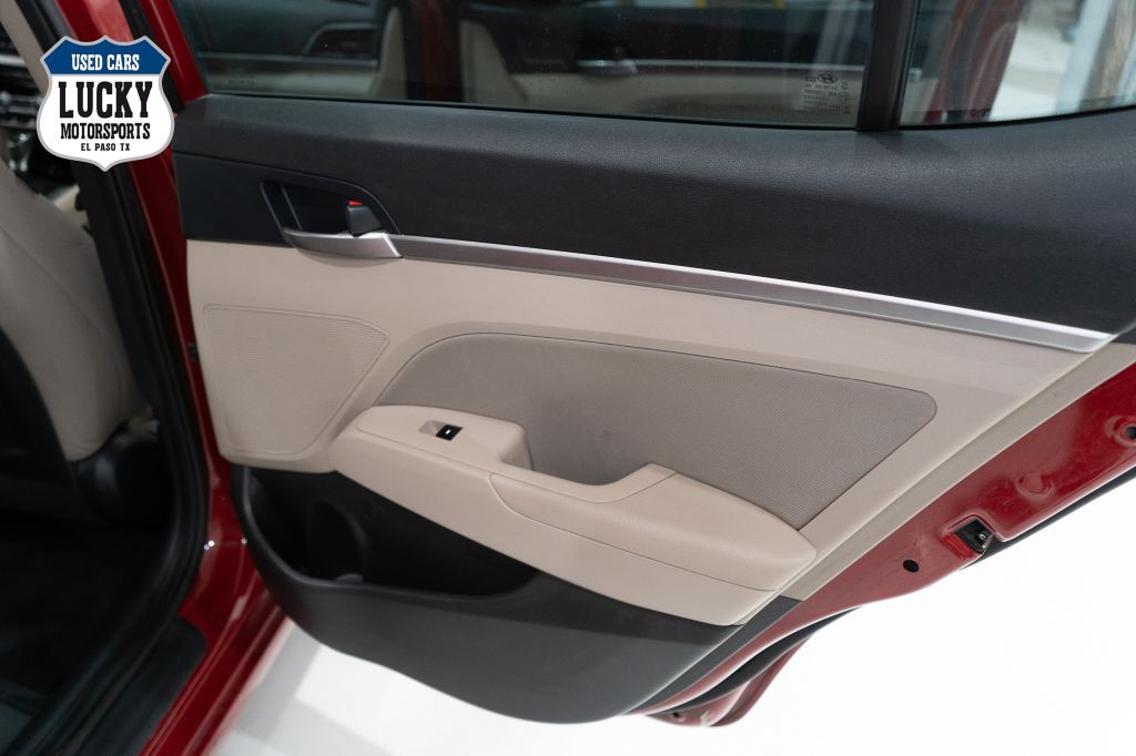 2020 Hyundai Elantra Image 16