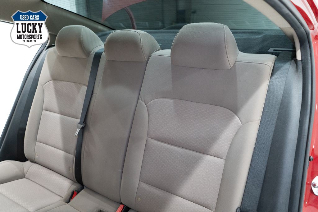 2020 Hyundai Elantra Image 23